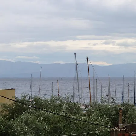 Virginia アパートホテル 3*